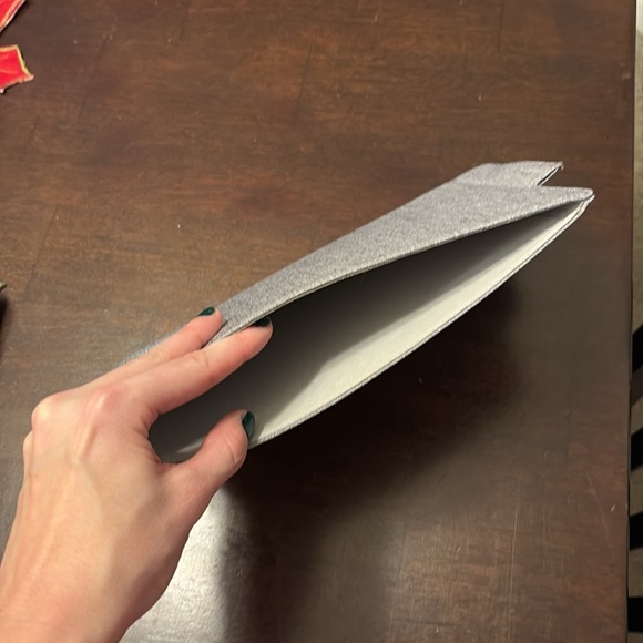 Remarkable protective sleeve - Picture 3 of 3